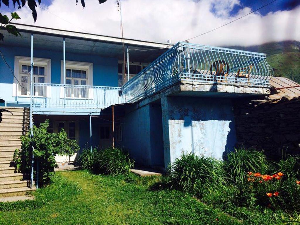 Blue Guesthouse คัซเบกี ภายนอก รูปภาพ